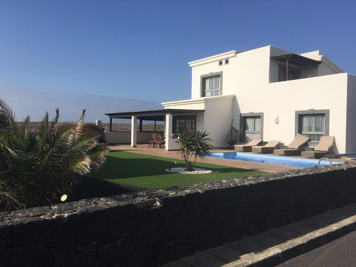 Luxury 3Bed Villa With Heated Private Pool, Full Sky And Free Wifi Playa Blanca  Ngoại thất bức ảnh